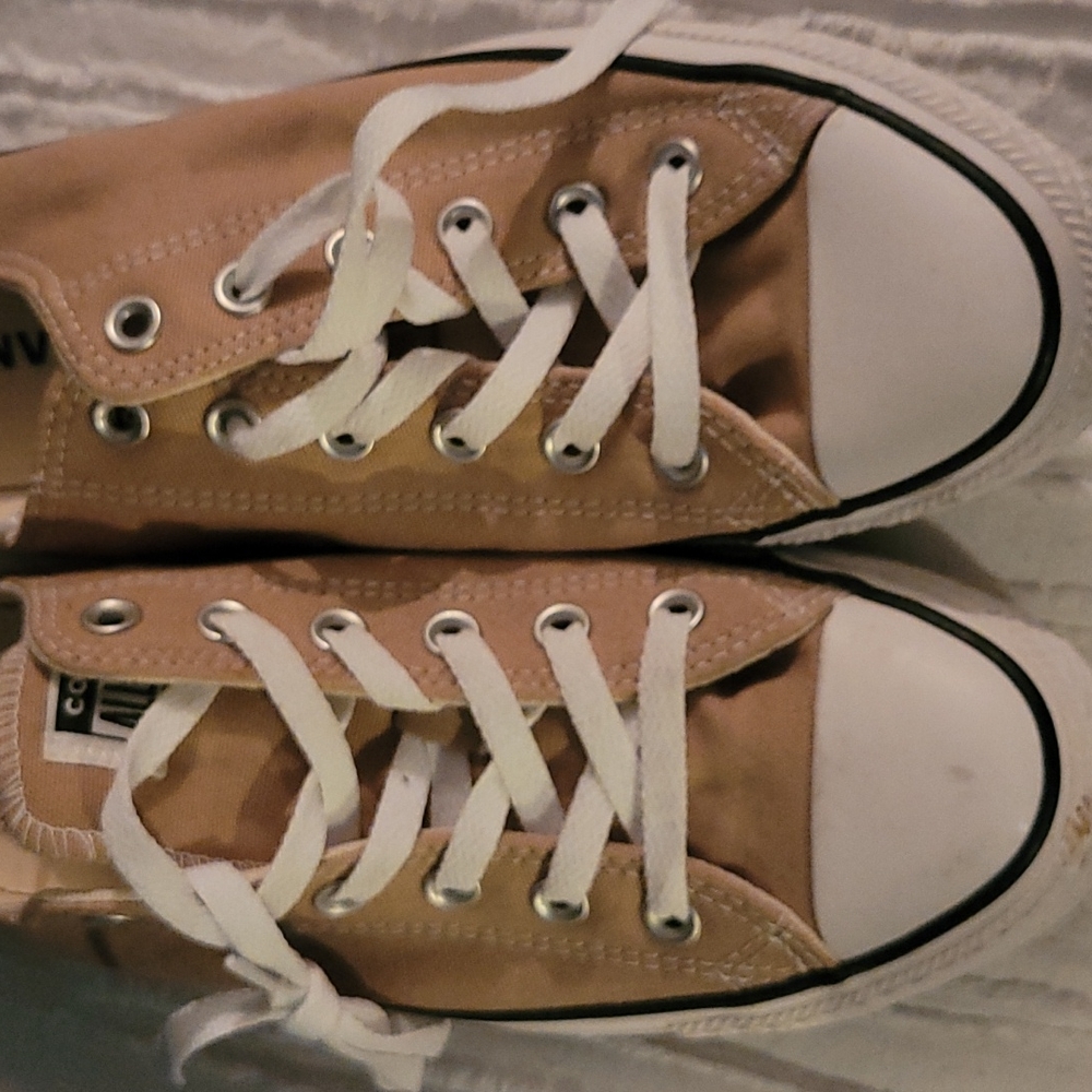Allstars gym shoes